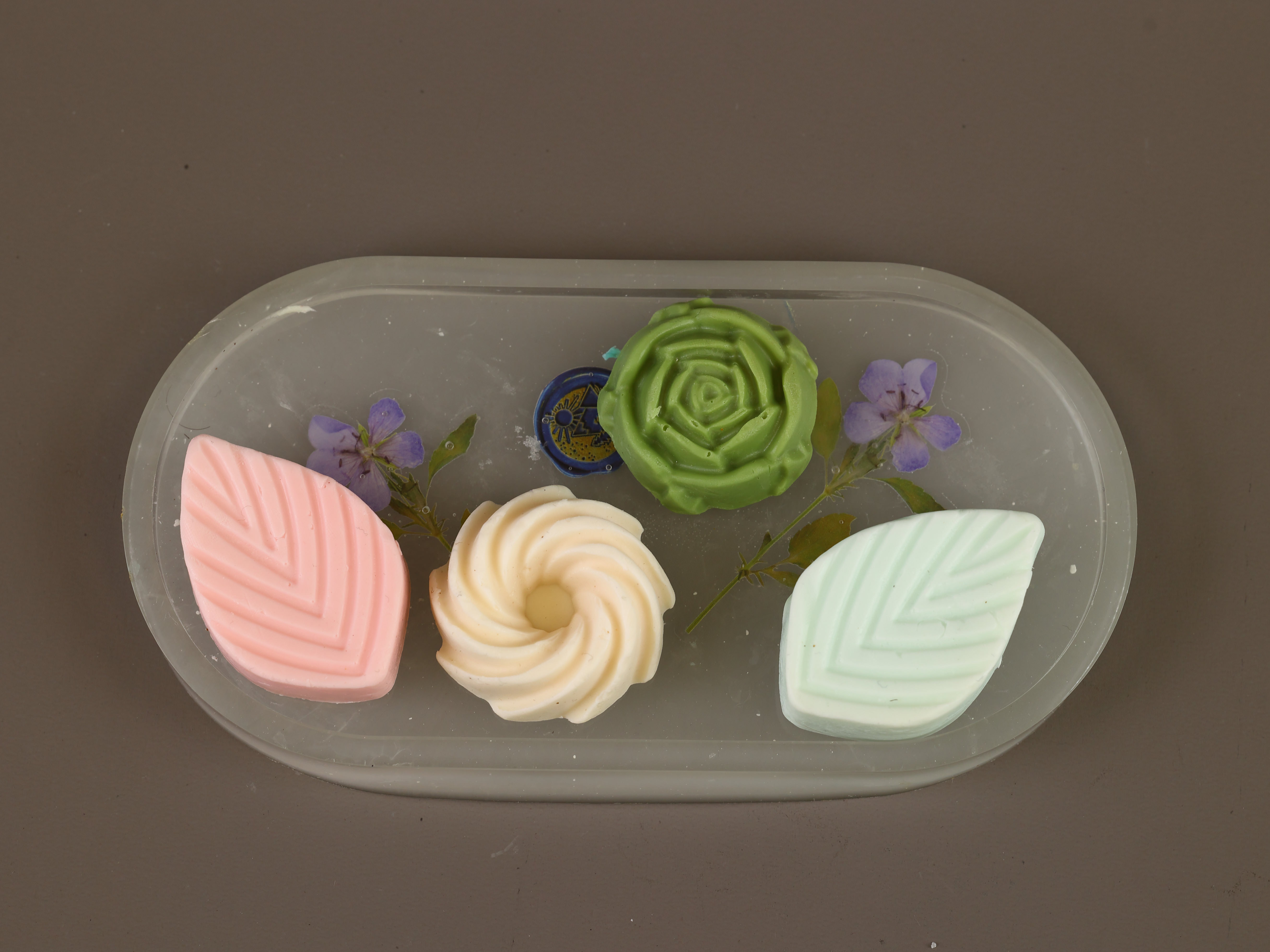 מארז סבונים + צלוחית בצבעים שונים